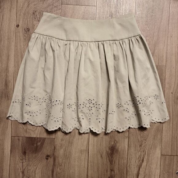 Red Valentino Lace Flowy Mini Skirt Tan Size 42 ITALY 4 US - Picture 1 of 7